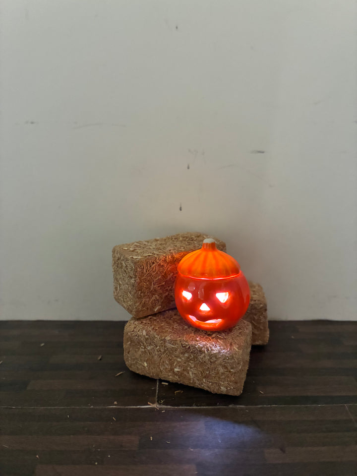 1:12 Scale Dollhouse Pumpkin Hay Stack