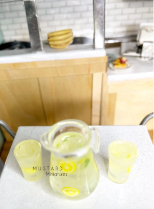 Dollhouse Lemonade Set: Miniature Pitcher and Glasses