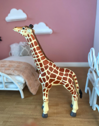 1:12 Scale Dollhouse Giraffe, Girls Room Accessory