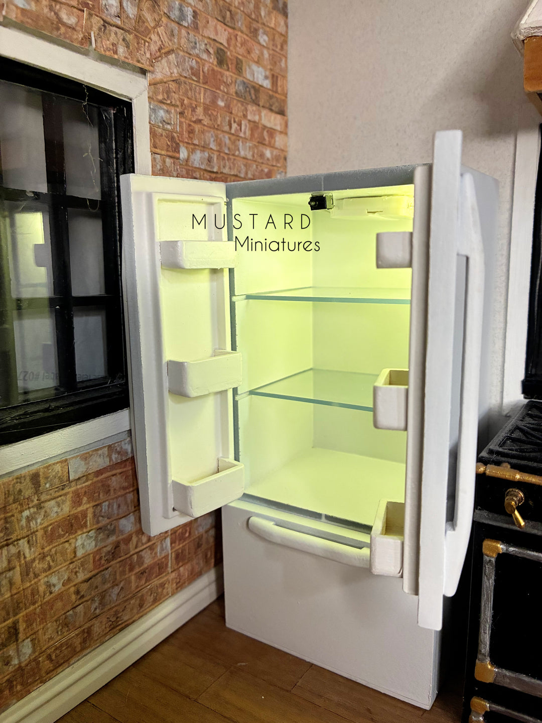 1:12 Scale Dollhouse Miniature White Refrigerator with operating light