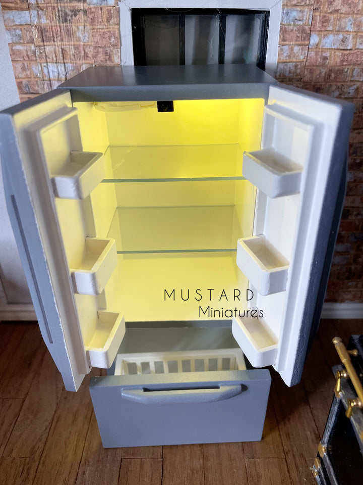 1:12 Scale Dollhouse Miniature Refrigerator, operating light