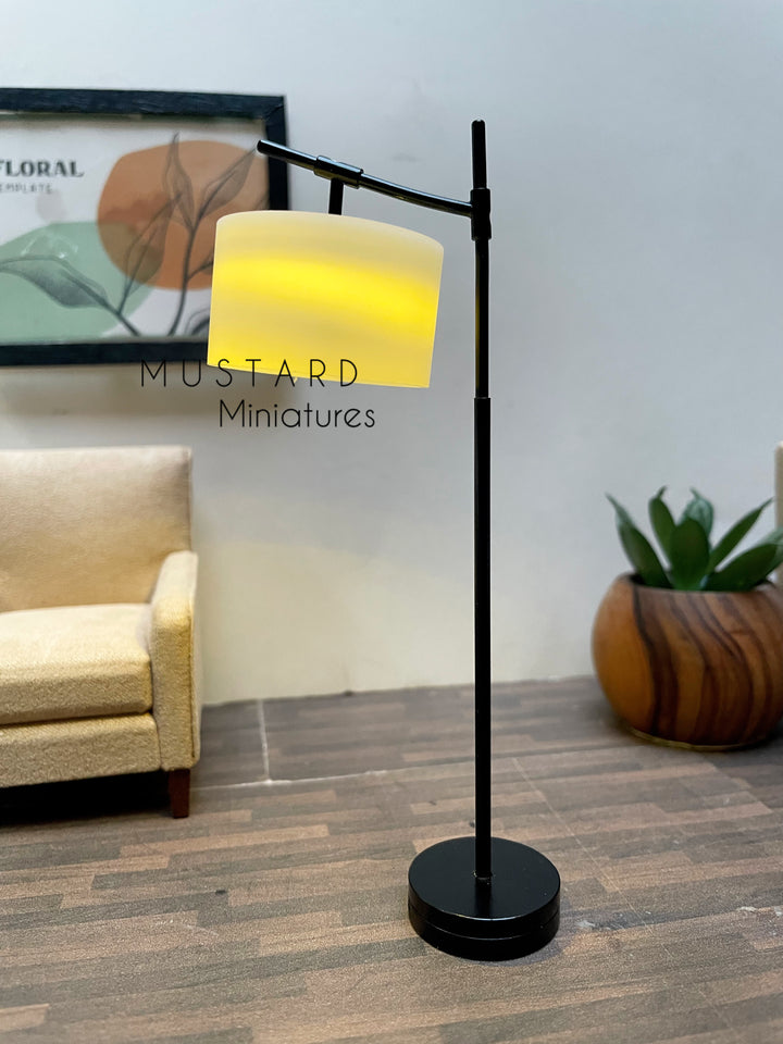1:12 Dollhouse White Wash Floor Lamp (Copy)