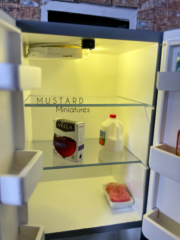 1:12 Scale Dollhouse Miniature Refrigerator, operating light