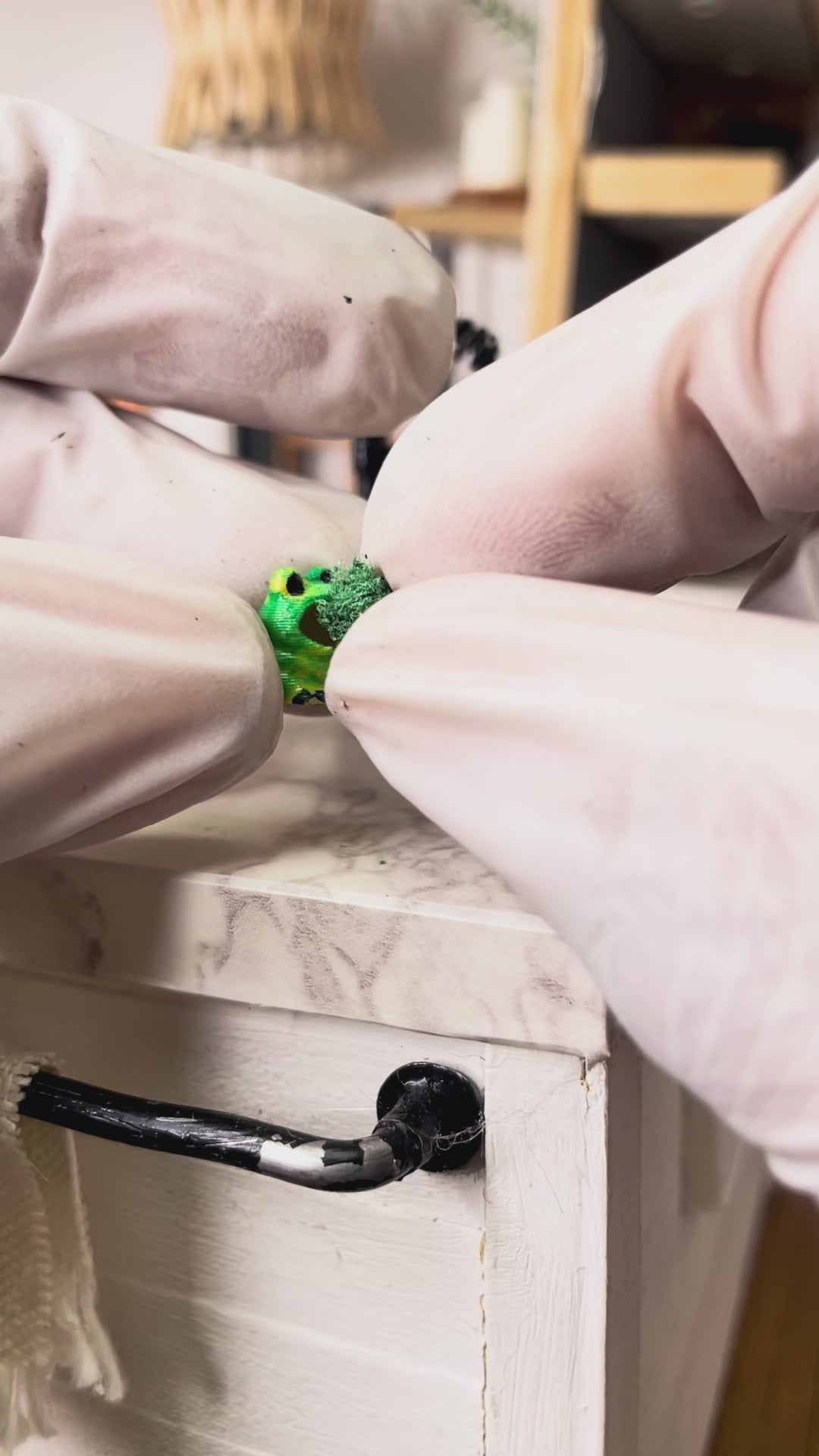 Dollhouse Kitchen Frog, Sponge included: Miniature Sponge holder