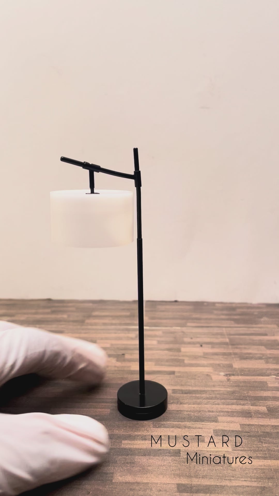 1:12 Dollhouse White Wash Floor Lamp (Copy)