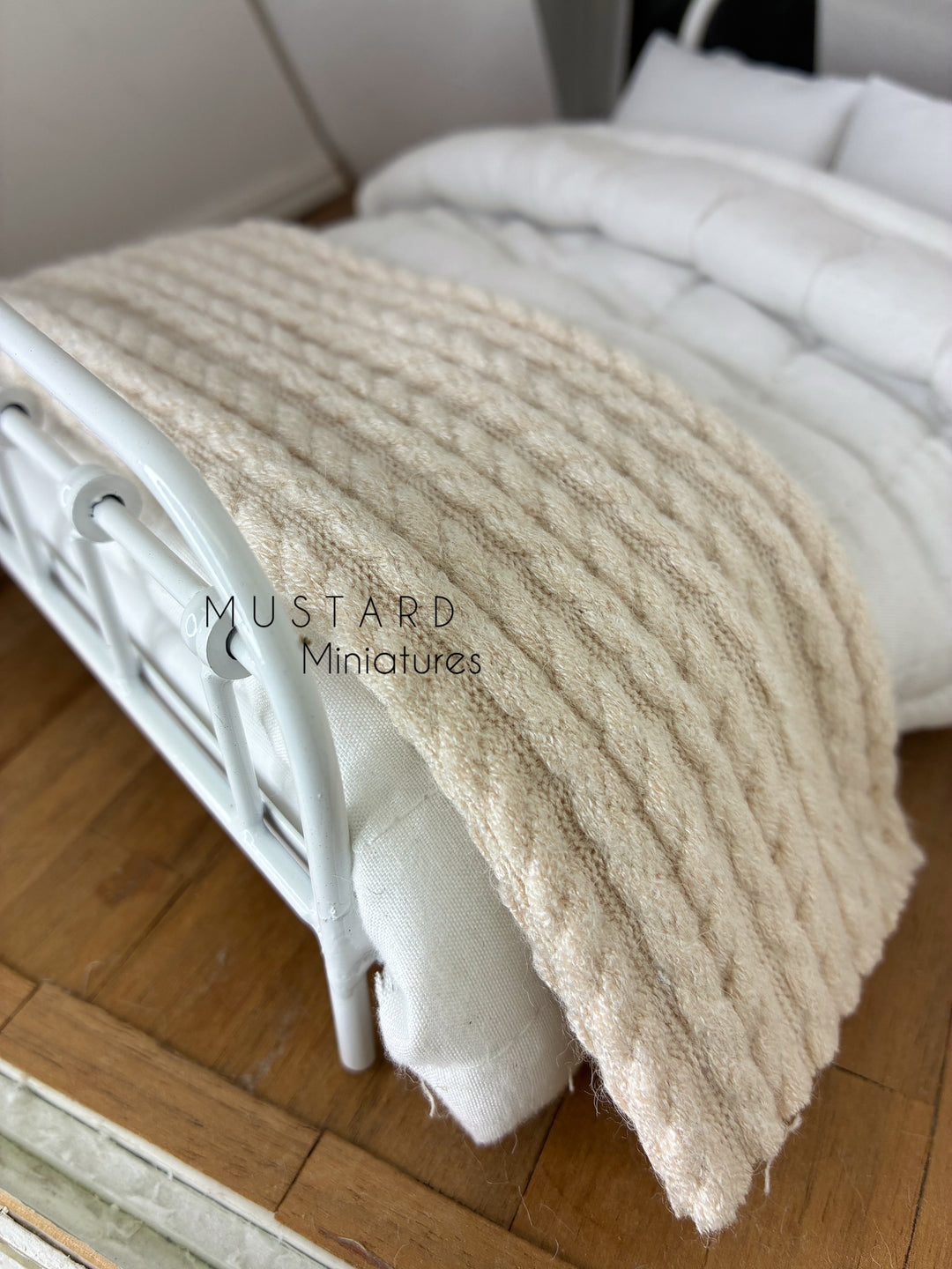 1:12 Scale Dollhouse Farmhouse White Bed Frame or Mattress w/pillows