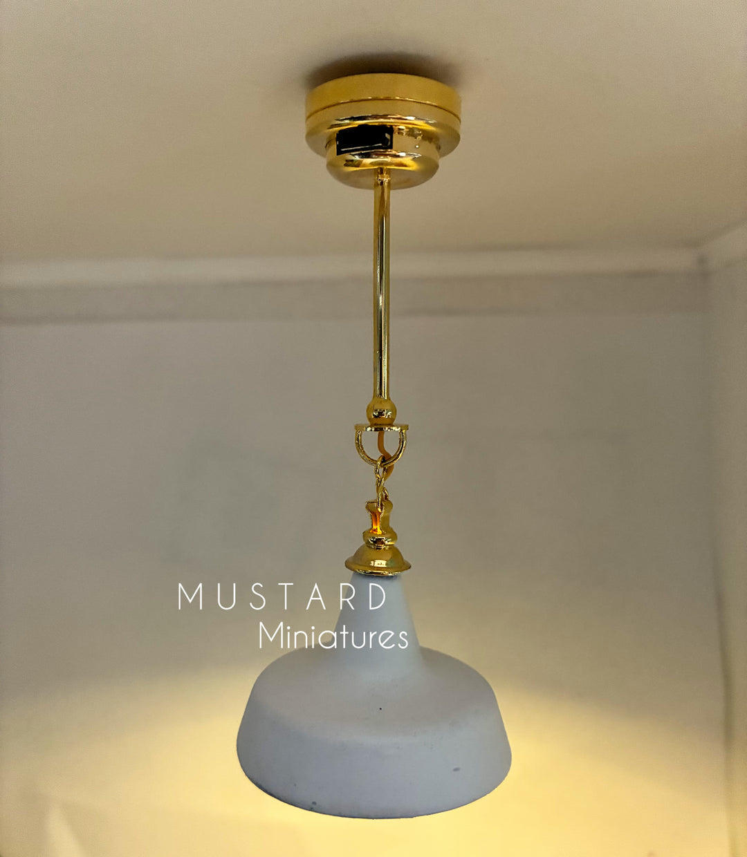 1:12 Dollhouse Farmhouse Battery Operated Lamp, Modern Funnel Light White